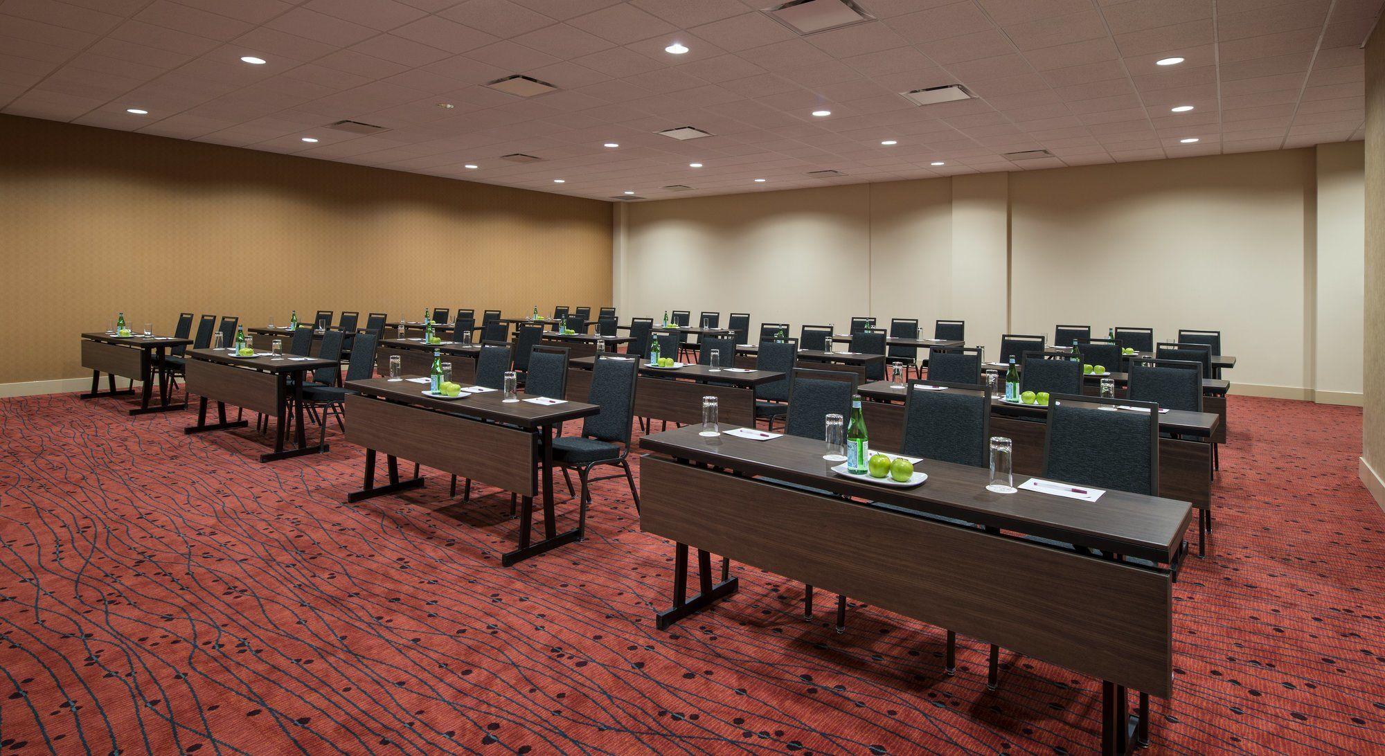 Residence Inn By Marriott Calgary South Экстерьер фото