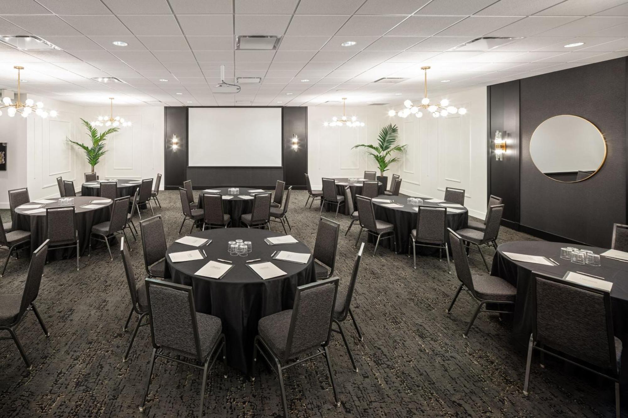 Residence Inn By Marriott Calgary South Экстерьер фото